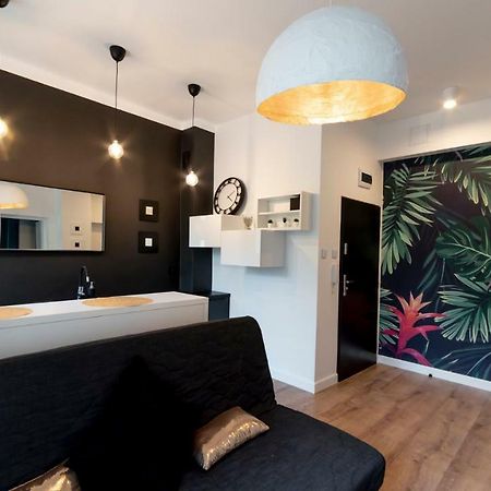 Apartament By The Way Apartment Вроцлав Екстериор снимка