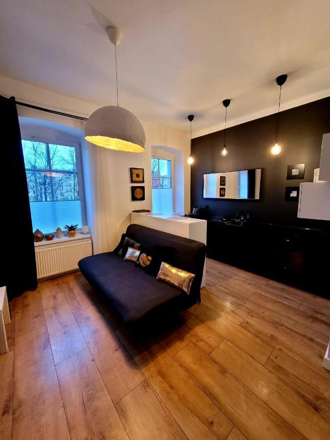 Apartament By The Way Apartment Вроцлав Екстериор снимка