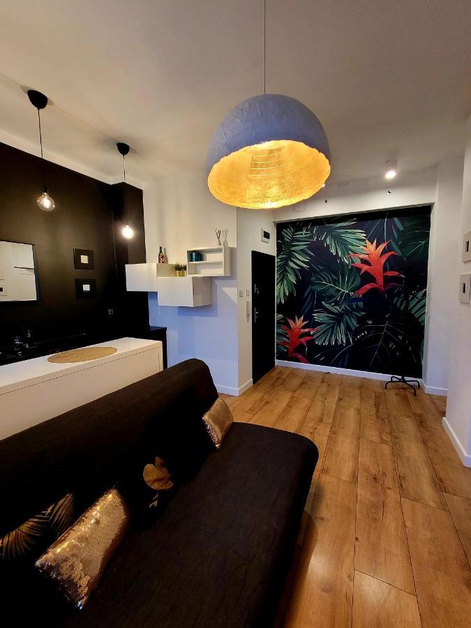 Apartament By The Way Apartment Вроцлав Екстериор снимка