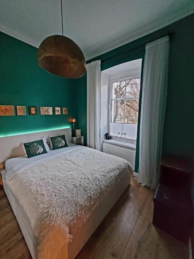 Apartament By The Way Apartment Вроцлав Екстериор снимка