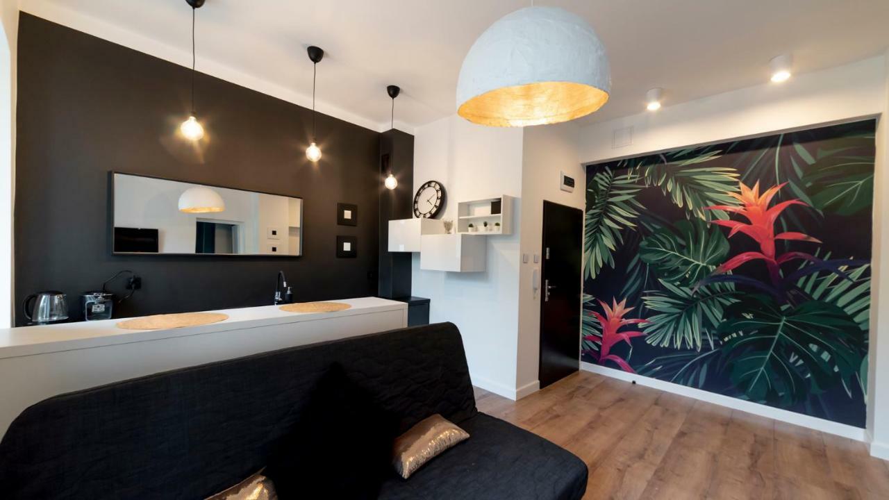 Apartament By The Way Apartment Вроцлав Екстериор снимка