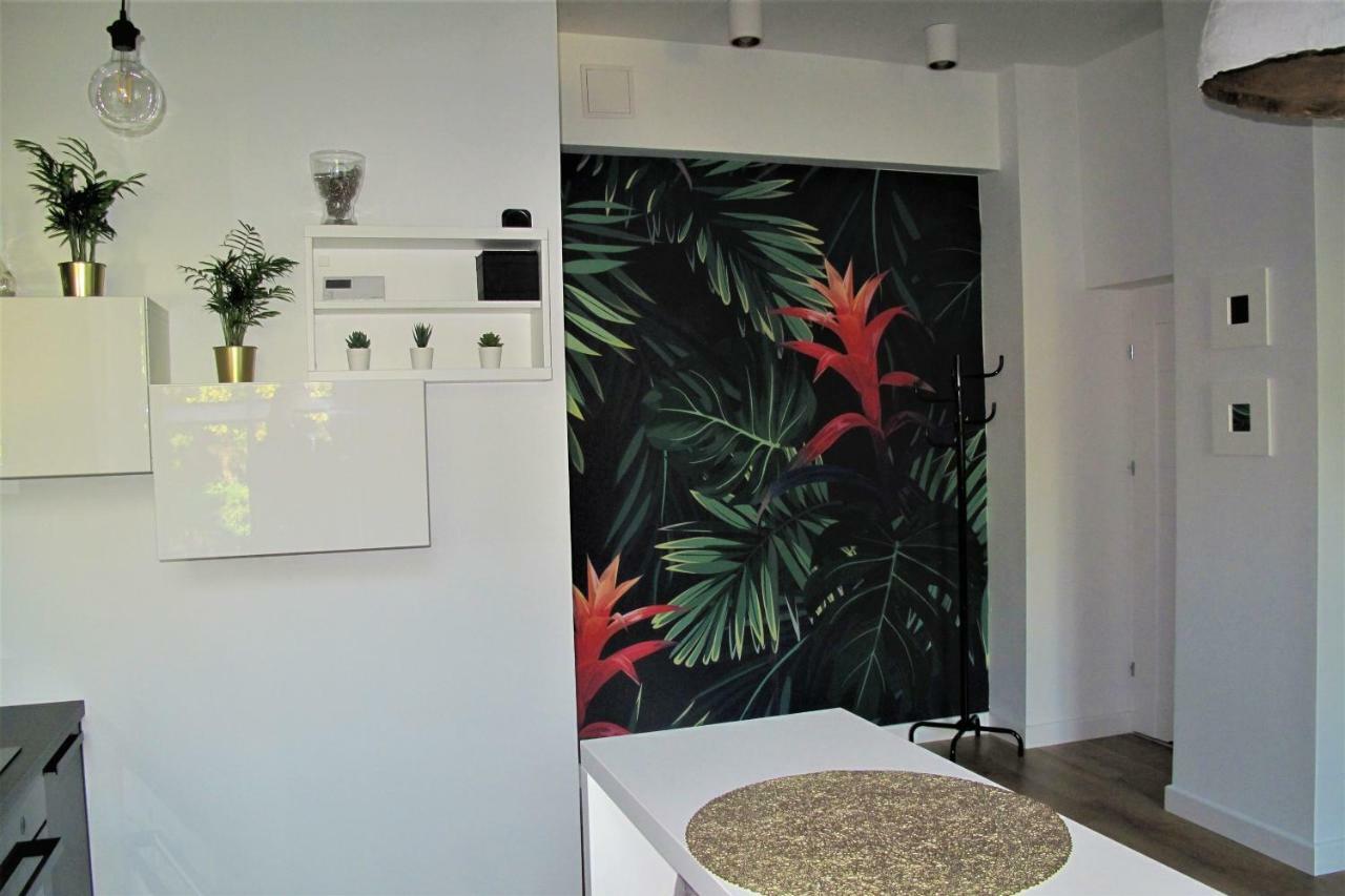 Apartament By The Way Apartment Вроцлав Екстериор снимка
