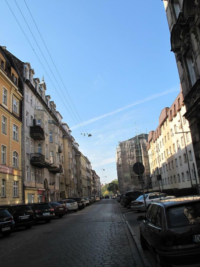 Apartament By The Way Apartment Вроцлав Екстериор снимка