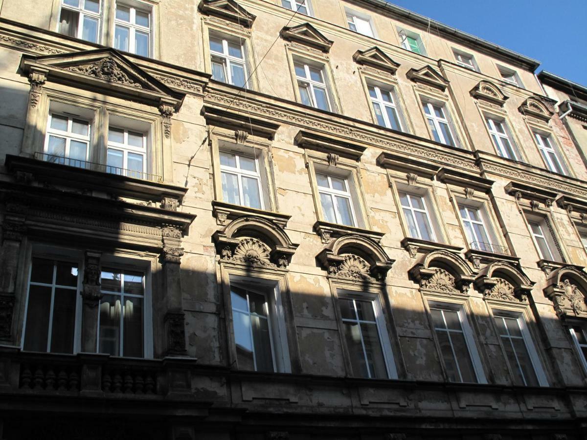Apartament By The Way Apartment Вроцлав Екстериор снимка