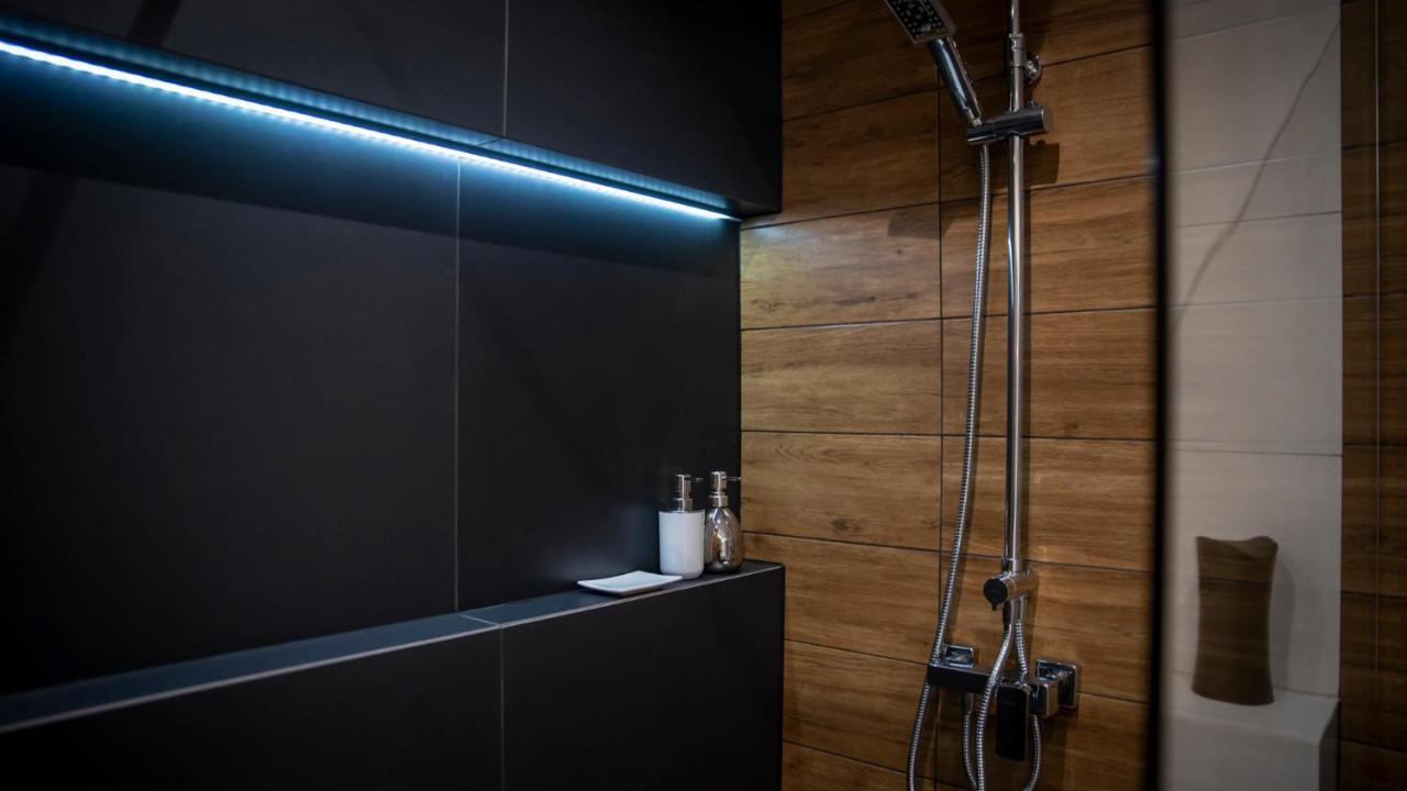 Apartament By The Way Apartment Вроцлав Екстериор снимка